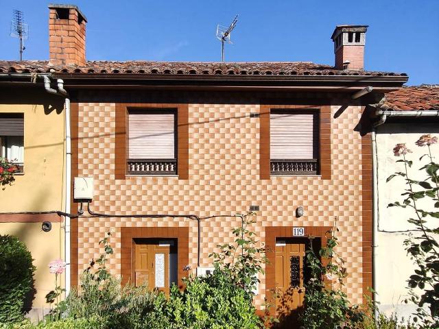 Casa adosada en Venta en San Claudio Trubia Las Caldas