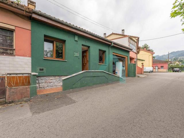 Casa adosada en Venta en San Claudio Trubia Las Caldas