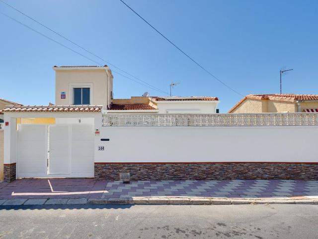 Casa adosada en venta en San Fulgencio. Casas adosadas San.
