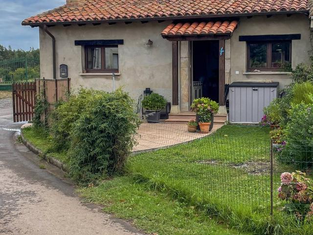 Casa adosada en Venta en San Justo Bedriñana
