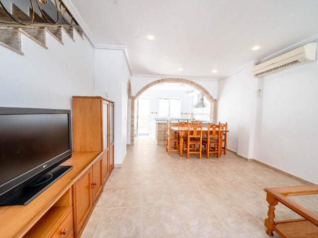 Casa adosada en venta en San Javier, Santiago de La Ribera. CASA ADOSADA DE 3 PLANTAS CON 4 DORMITORIOS 2 BANtildeOS A 100MTS DE LA PLAYA EN SANTIAGO DE LA RIBERAVIVIENDA REF AJ075138 Constr. Casas.