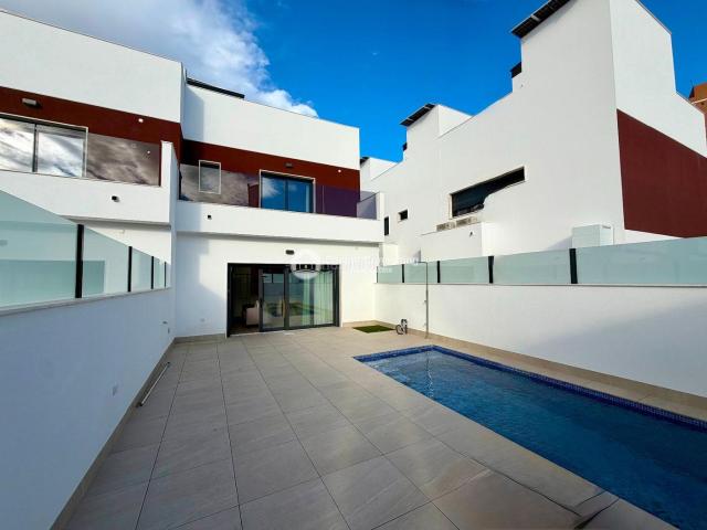Casa adosada en venta en San Javier, Santiago de La Ribera. en Santiago De La Ribera. Casas adosadas San.