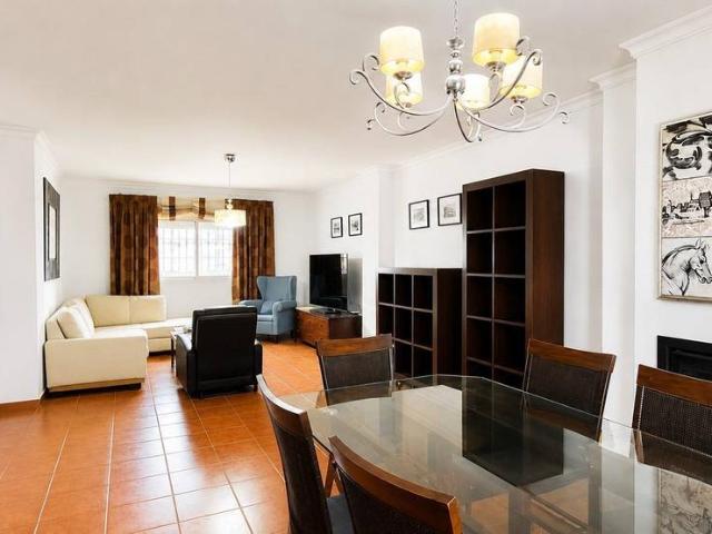 Casa adosada en Venta en San Pedro de Alcántara pueblo