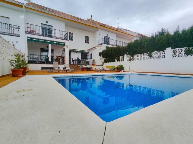 Casa adosada en Venta en San Pedro de Alcántara pueblo