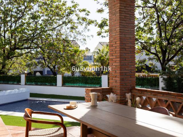 Casa adosada en Venta en San Pedro de Alcántara pueblo