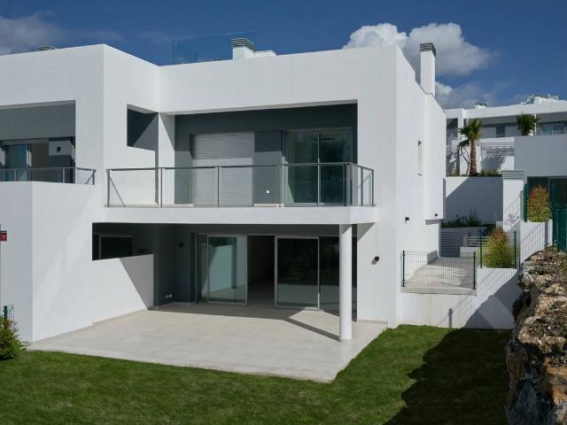 Casa adosada en Venta en San Pedro de Alcántara pueblo