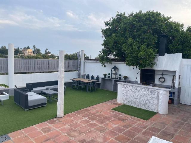 Casa adosada en Venta en San Pedro de Alcántara pueblo