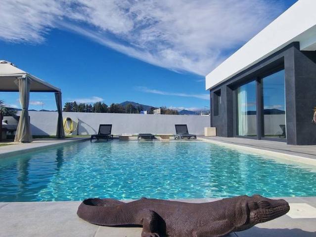 Casa adosada en Venta en San Pedro de Alcántara pueblo