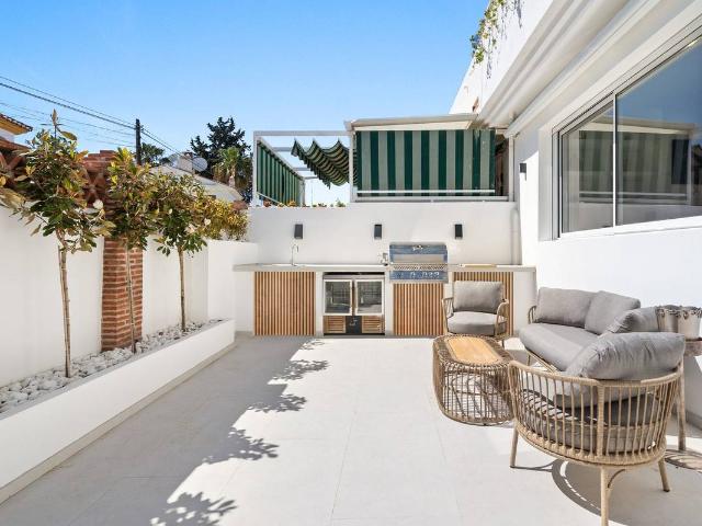 Casa adosada en Venta en San Pedro de Alcántara pueblo