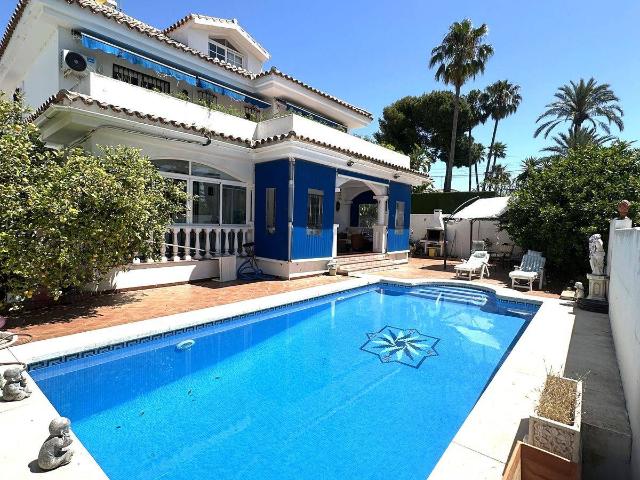 Casa adosada en Venta en San Pedro de Alcántara pueblo