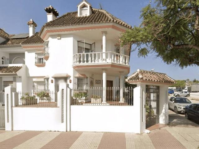 Casa adosada en Venta en San Pedro de Alcántara pueblo