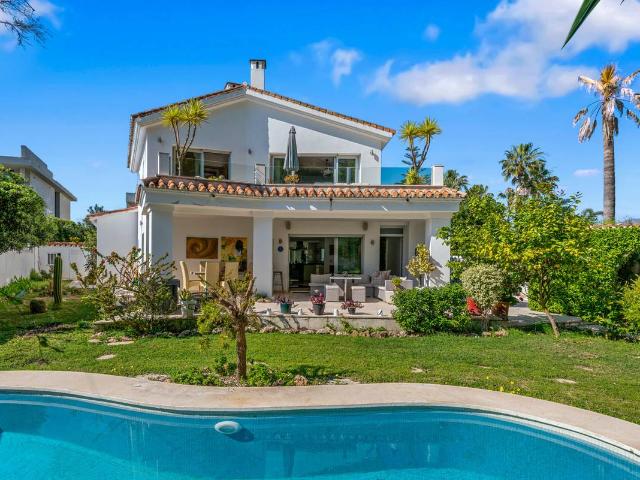 Casa adosada en Venta en San Pedro de Alcántara pueblo