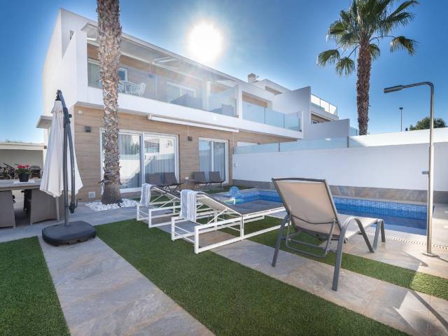 Casa adosada en Venta en San Pedro del Pinatar ciudad
