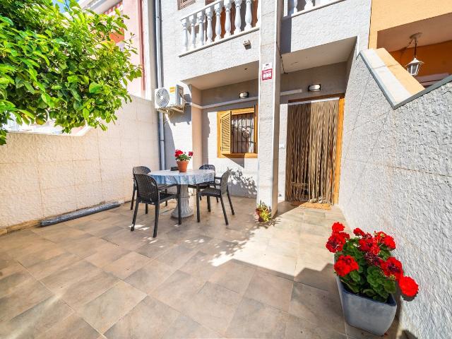Casa adosada en venta en San Pedro del Pinatar, Los Cuarteros. REF K175Casa adosada ubicada a 600 m de la playa en Lo Pagaacuten, con 2 dormitorios y 1 bantildeo, situada en una zona ceacutentr. Casas.