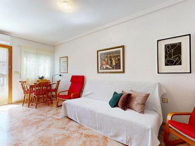 Casa adosada en venta en San Pedro del Pinatar, Los Cuarteros. Vivienda completa con solárium, parking y patio trasero en San Pedro del Pinatar. Casas adosadas San Pedro del.