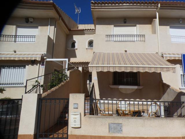 Casa adosada en venta en San Pedro del Pinatar, Los Peñascos El Salero Los Imbernones. Dúplex de 4 dormitorios y 2 baños con sótano privado en San Pedro del Pinatar. Casas adosadas San Pedro del.