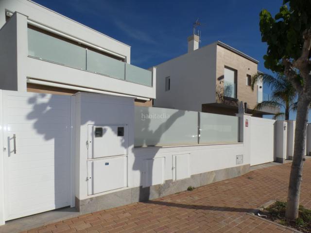 Casa adosada en venta en San Pedro del Pinatar, Los Peñascos El Salero Los Imbernones. Espectacular Chalet adosado con Piscina Privada. Casas adosadas San Pedro del.