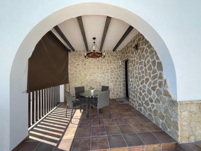 Casa adosada en venta en Sanlúcar de Barrameda, Bonanza Avda de Huelva Barrio Andalucia. ESPECTACULAR PAREADO CON AMPLIOS DORMITORIOS, GRANDES PATIOS Y SÓTANO ACONDICIONADO CON MUCHAS POSIBILIDADES.