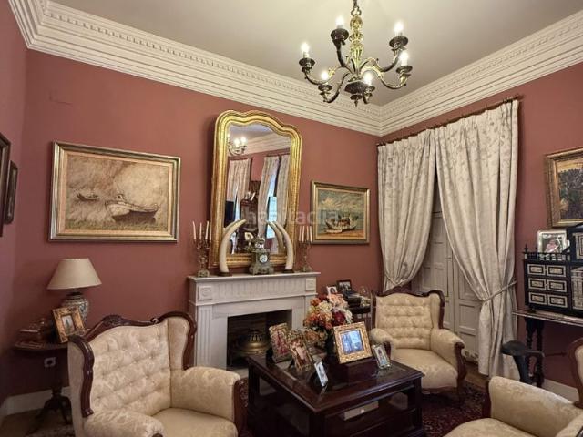 Casa adosada en venta en Sanlúcar de Barrameda, Centro Calzada Cabo Noval. Casa señorial en venta en Sanlúcar de Barrameda 338 m², 4 dormitorios, 3 chimeneas y solárium con vistas. Casas adosadas.