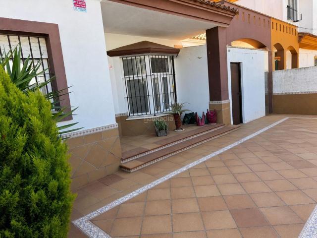 Casa adosada en venta en Sanlúcar de Barrameda, Las Palmeras Dehesilla. MAGNIFICO UNIFAMILIAR CON 2 AMPLIOS PATIOS. Casas adosadas Sanlúcar de.