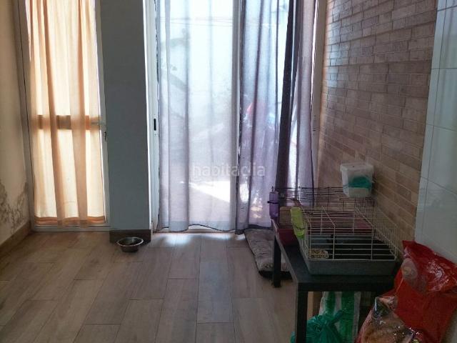 Casa adosada en venta en Sanlúcar la Mayor. Atención Casa Adosada totalmente reformada para entrar en Sanlúcar la Mayor. Casas adosadas Sanlúcar la.