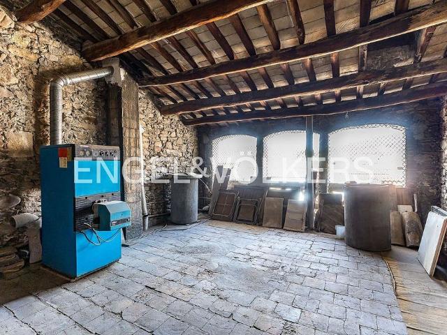 Casa adosada en venta en Sant Vicenç de Castellet, de 275 m² 5 habitaciones por 157.500