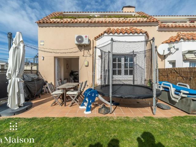 Casa adosada en venta en Sant Vicenç de Montalt, Sant Vicenç Centre. Casa en Calle De Larboç. Casas adosadas Sant Vicenç de.