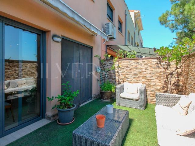 Casa adosada en venta en Sant Vicenç dels Horts. HOGAR Y CALMA. Casas adosadas Sant Vicenç dels.