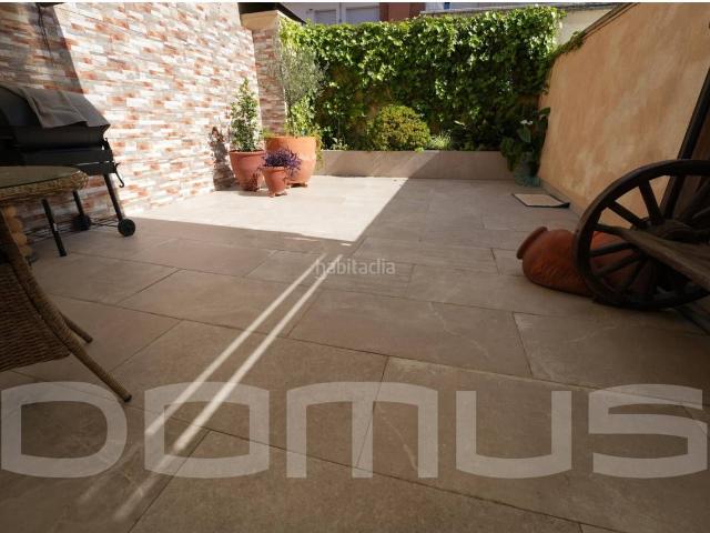 Casa adosada en venta en Sant Vicenç dels Horts. Venta de Casa Adosada en Sant Vicenç dels Horts Vila Vella, con terrazas y garaje. Casas adosadas Sant Vicenç dels.