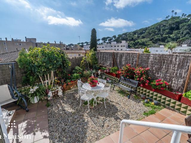 Casa adosada en venta en Sant Andreu de Llavaneres, Centre. Casa en Calle De Jaume Brutau. Casas adosadas Sant Andreu de.