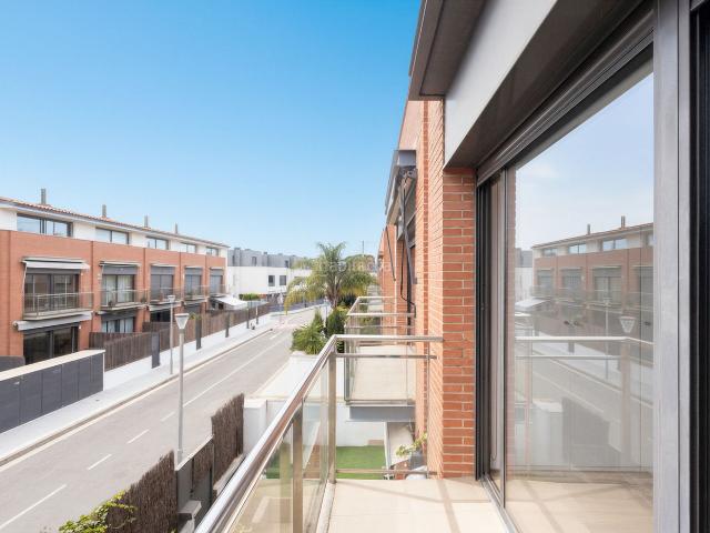 Casa adosada en venta en Sant Andreu de Llavaneres, El Balís. Casa a solo 5 minutos de la playa en perfecto estado de conservación. Casas adosadas Sant Andreu de.