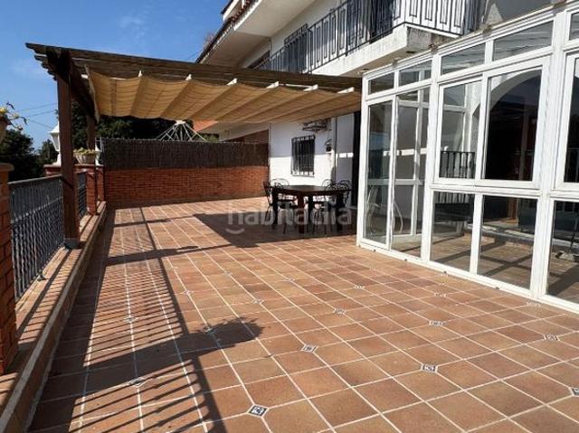 Casa adosada en venta en Sant Cebrià de Vallalta. casa independiente con amplios exteriores y piscina privada. Casas adosadas Sant Cebrià de.