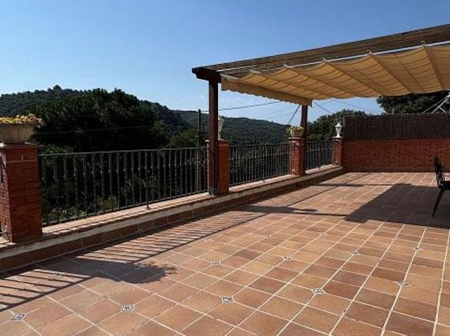 Casa adosada en venta en Sant Cebrià de Vallalta, de 246 m² 5 habitaciones por 380.000