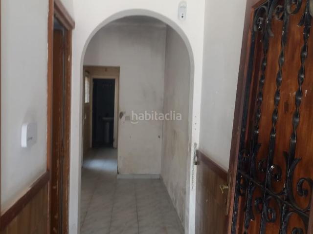 Casa adosada en venta en Sant Feliu de Guíxols, Eixample Costa Brava. Casa con muchas posibilidades y amplia terraza. Casas adosadas Sant Feliu de.