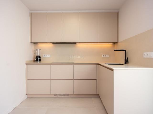 Casa adosada en venta en Sant Feliu de Guíxols, Eixample Costa Brava. Casa reformada con patio. Casas adosadas Sant Feliu de.