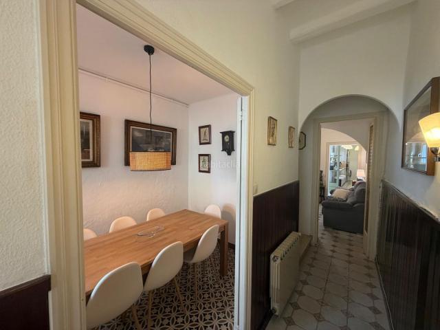 Casa adosada en venta en Sant Feliu de Guíxols, Eixample Costa Brava. Encantadora casa de pueblo restaurada con terraza soleada a pocos pasos de la playa en Sant Feliu de Guíxols. Casas adosadas Sant.