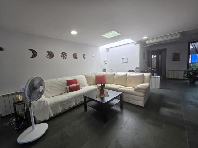 Casa adosada en venta en Sant Feliu de Guíxols, Tueda Costa Brava. Casa adosada con gran local y terrazas soleadas. Casas adosadas Sant Feliu de.