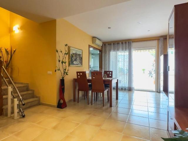 Casa adosada en venta en Sant Fost de Campsentelles. Tu nuevo hogar en Sant Fost te está esperando. Casas adosadas Sant Fost de.