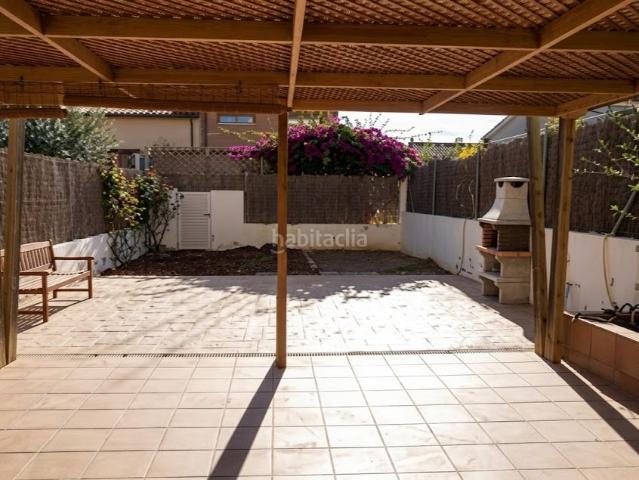Casa adosada en venta en Sant Llorenç d´Hortons. máxima tranquilidad y luz natural. Casas adosadas Sant Llorenç.