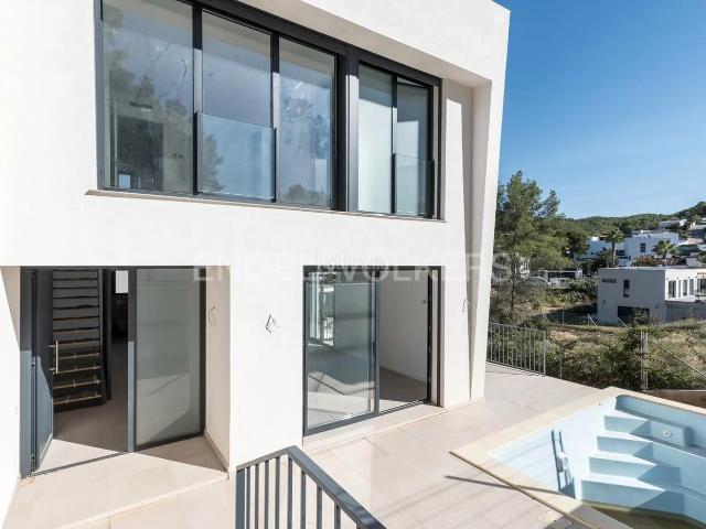 Casa adosada en venta en Sant Pere de Ribes, Mas Alba. Casa de obra nueva en Mas Alba con garaje de 70 m² cerca de Sitges. Casas adosadas Sant Pere de.