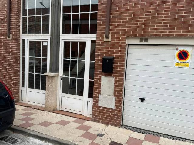 Casa adosada en Venta en Santovenia de Pisuerga