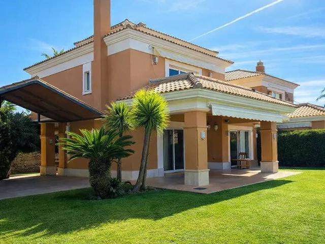 Casa adosada en Venta en Santa Clara