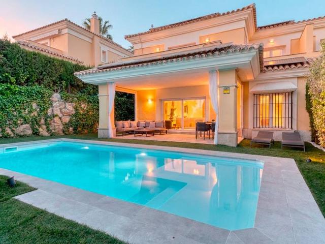 Casa adosada en Venta en Santa Clara