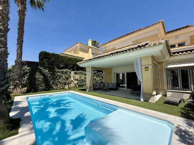 Casa adosada en Venta en Santa Clara
