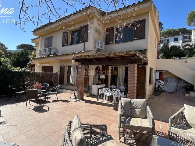 Casa adosada en venta en Santa Cristina d´Aro, Golf Costa Brava. Estupenda casa con jardín en Golf Costa Brava. Casas adosadas Santa Cristina.