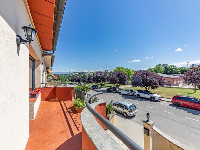 Casa adosada en venta en Santa Eugènia de Berga. CASA ADOSADA CON JARDÍN, TERRAZA Y GRAN GARAJE EN SANTA EUGÈNIA DE BERGA. Casas adosadas Santa Eugènia de.