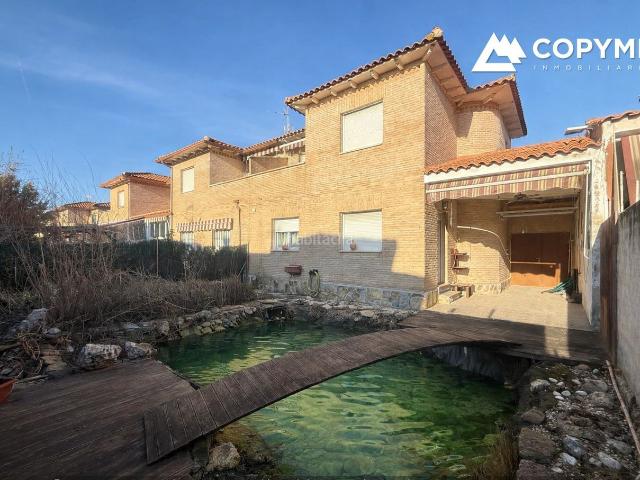 Casa adosada en venta en Santa Olalla. Venta de chalet en Santa Olalla. Casas adosadas Santa.