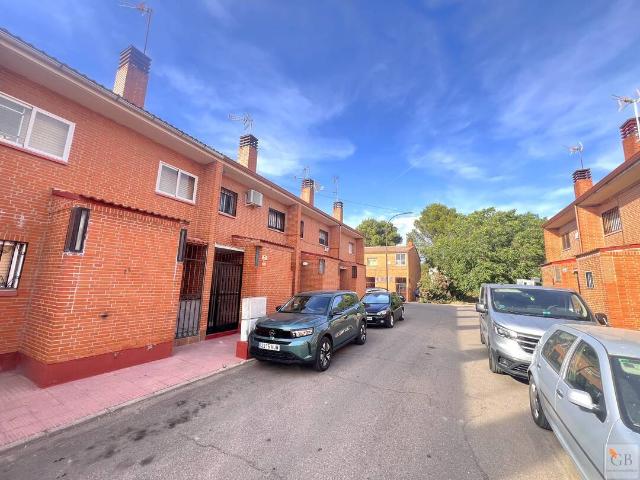 Casa adosada en Venta en Santa Olalla