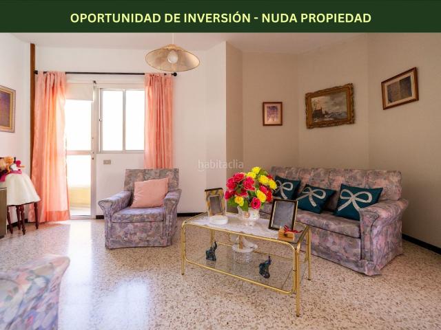 Casa adosada en venta en Santa Lucía de Tirajana, Vecindario El Doctoral Cruce de Sardina. NUDA PROPIEDAD en venta en Calle Numancia. Casas adosadas Santa Lucía de.