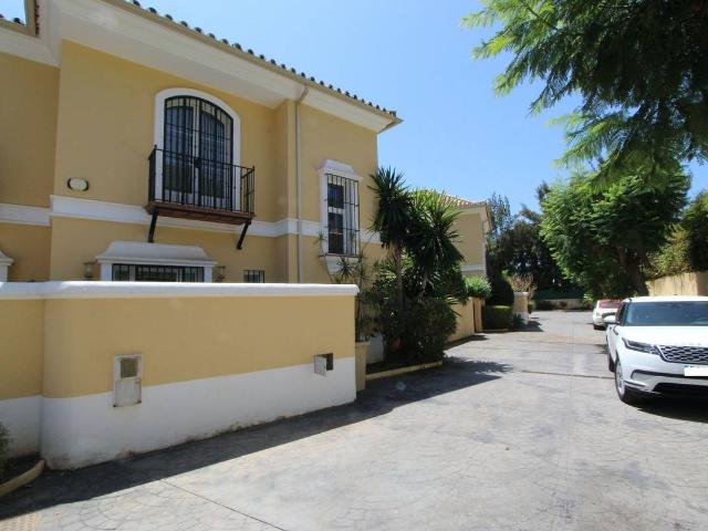 Casa adosada en Venta en Santa María